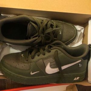 Olive green Nike Air Force 1  size 4 grade school